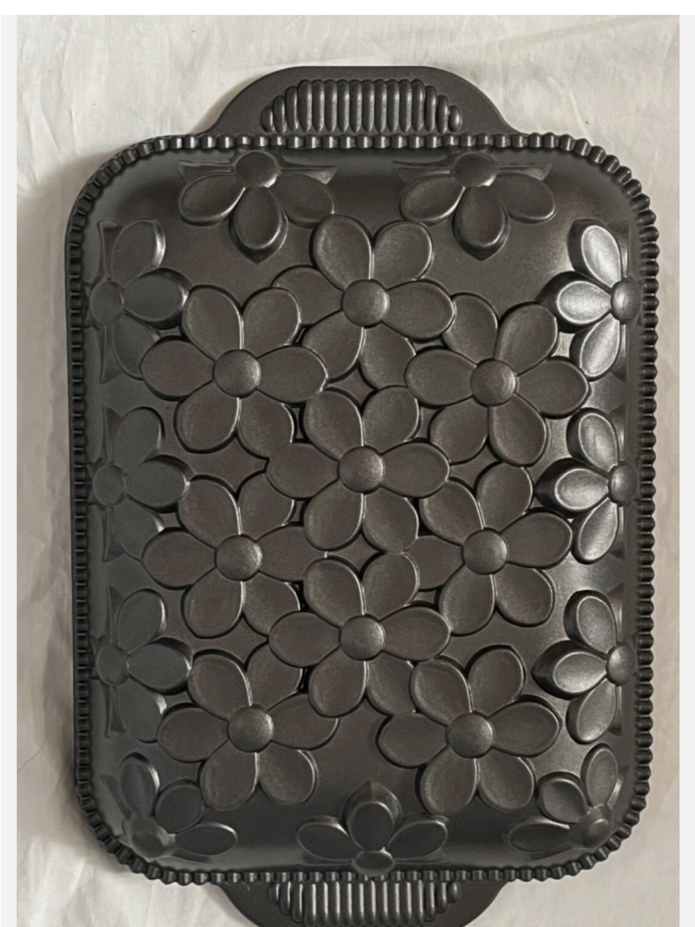 Nordic Ware Daisy Flower mold